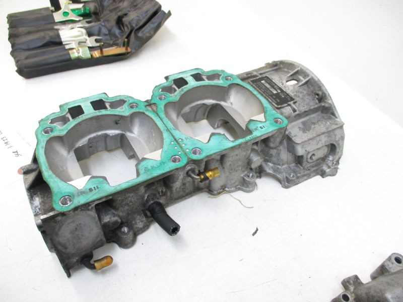 2004 Skidoo Ski Doo MXZ 600 SDI Rev Crankcase Cases 420889611